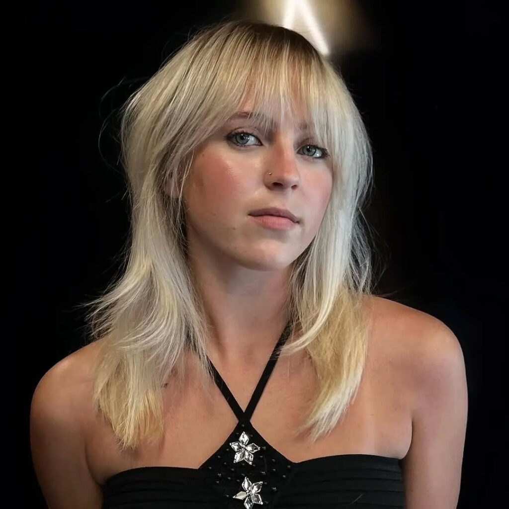 Blonde Wolf Cut With Bangs - notturnobackstage