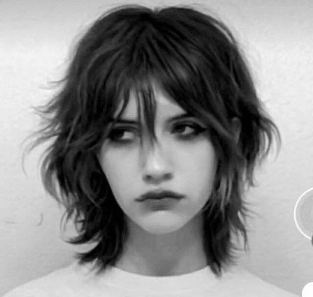 Shaggy Wolf Cuts With Bangs - venomhair