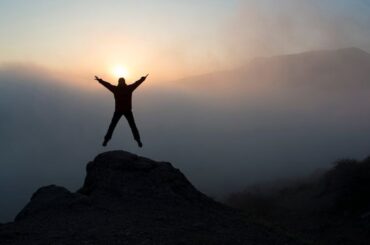 33 Positive Inspirational Quotes to Help You Start Every Day with Hope and Strength